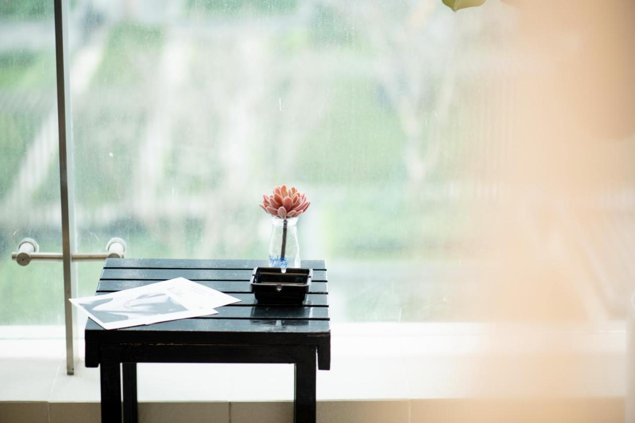 Hi-Home Suites - Vinhomes Metropolis Hanoi Bagian luar foto